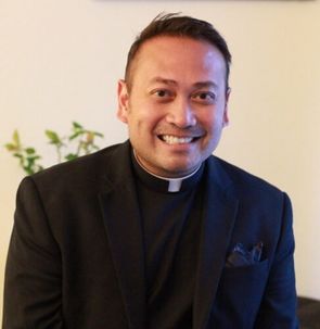 Father Leo Patalinghug Chooses Select International Tours and Cruises