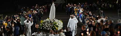 Fatima Candlelight Procession with Select International Tours