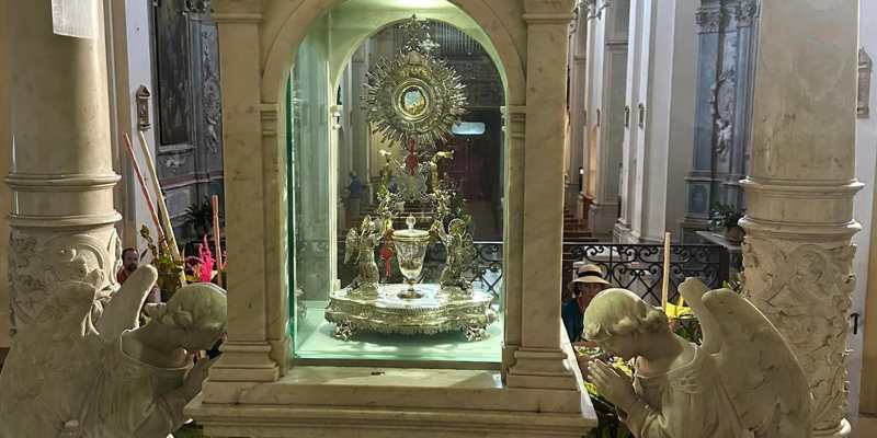 Book a Catholic Pilgrimage to Lanciano with Select International Tours